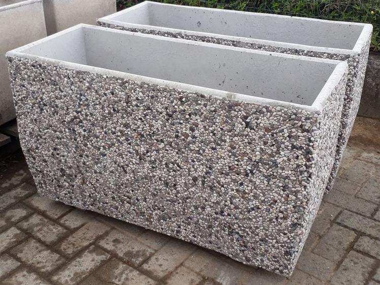 Fioriera in cemento finitura ghiaino grigio lavato. - Full Fioriere Cemento 100x40x60