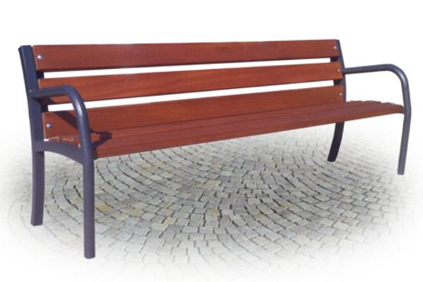 Panchina in legno arredo urbano