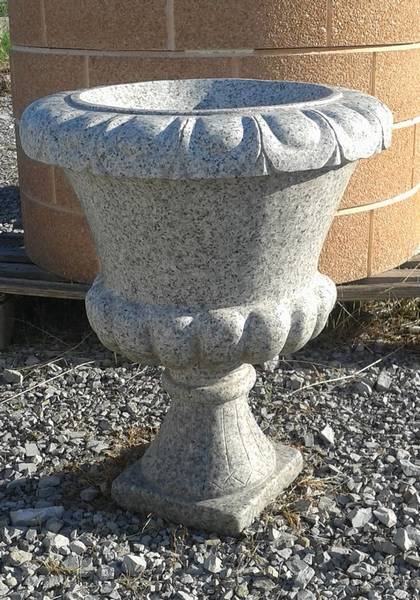 vaso a calice in pietra vaso a calice in pietra