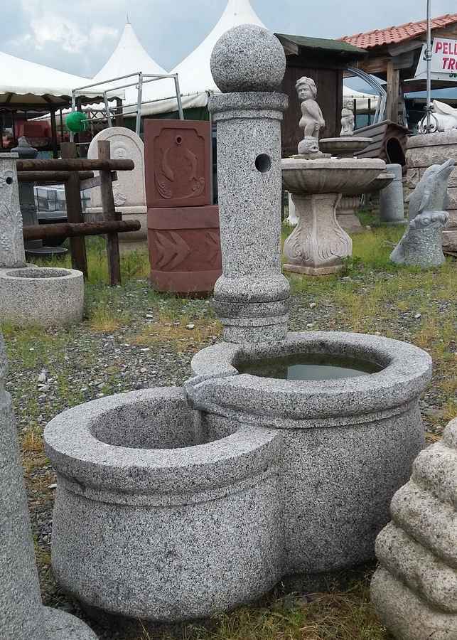 fontana in granito a due vasche