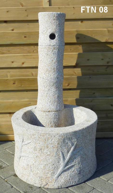 fontana in pietra giardino