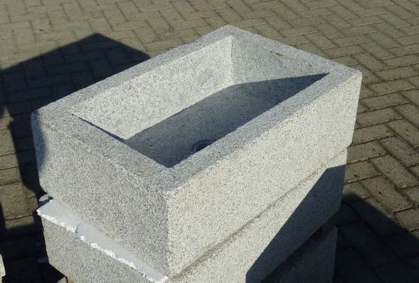 Lavello in pietra da esterno