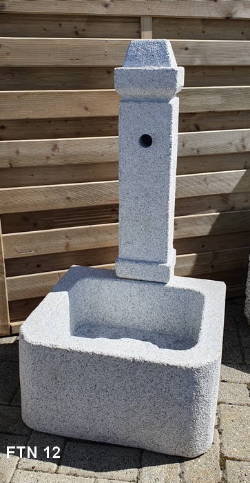 fontana in granito