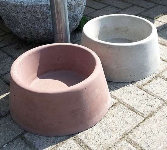 ciotola-per-cani-in-cemento